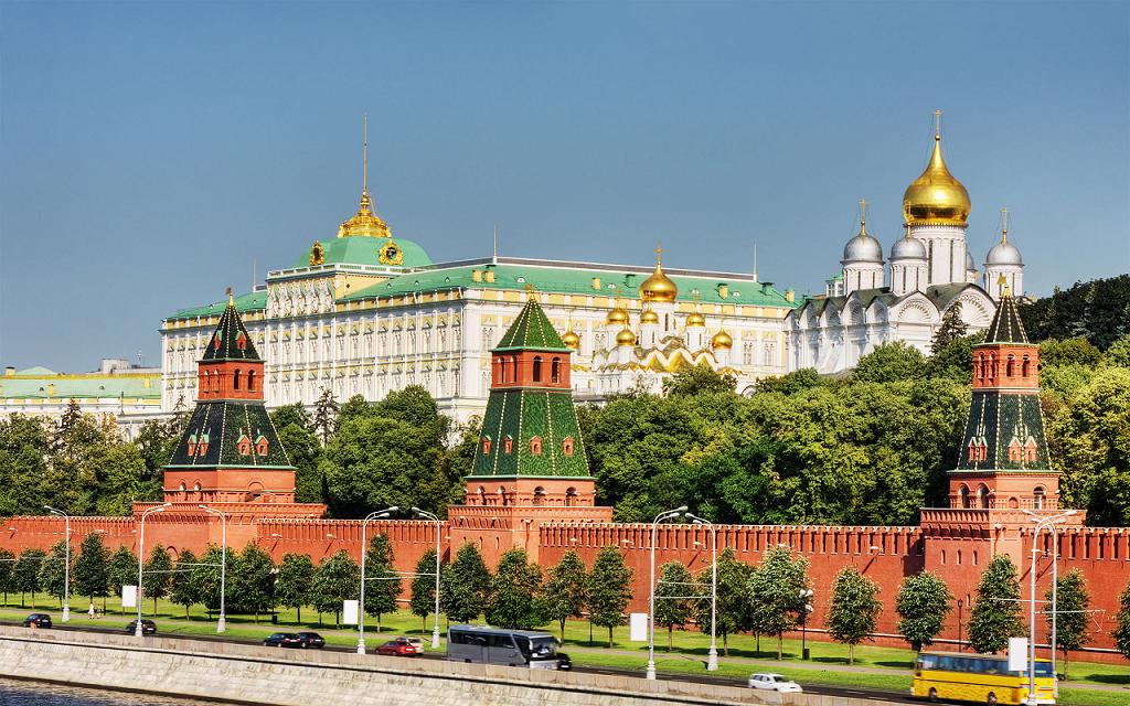 El Kremlin de Moscú, centro de poder de Rusia durante más de 8 siglos, y aún es la residencia oficial del Presidente de la República. CRUCEROS RUSIA MOSCU RIO VOLGA OFERTAS